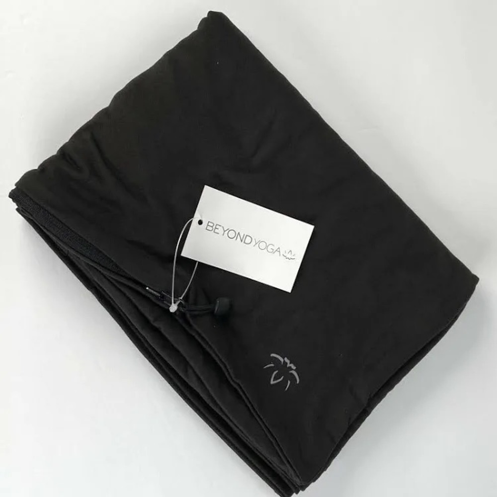 Beyond Yoga Black pocket infinity scarf